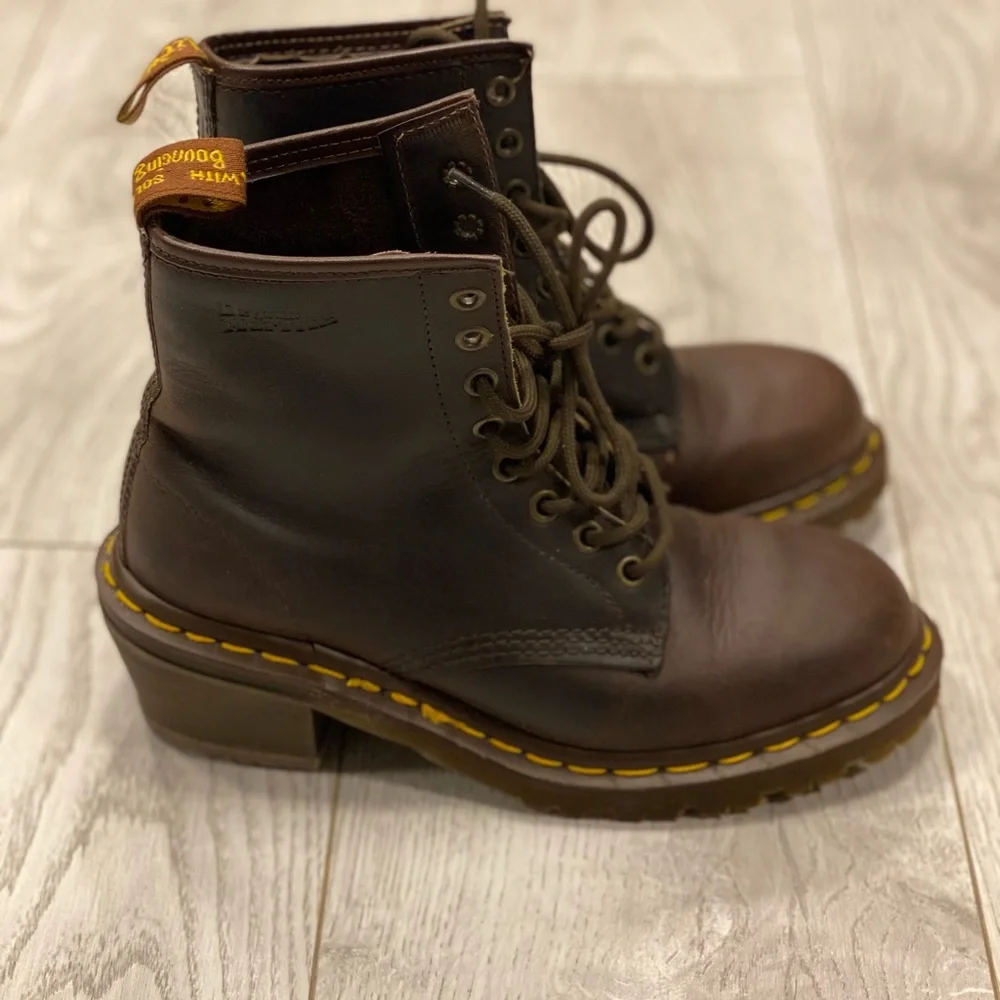Dr.Martens brown lace up ankle boots - Picture 3 of 3